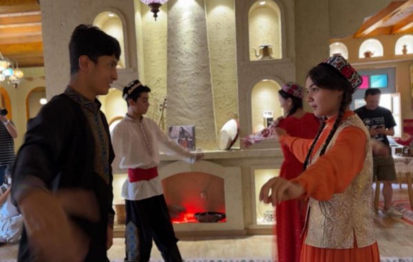 鼎冠优配 对口援疆 潮涌天山|“鸽子巷”蝶变“团结之城”